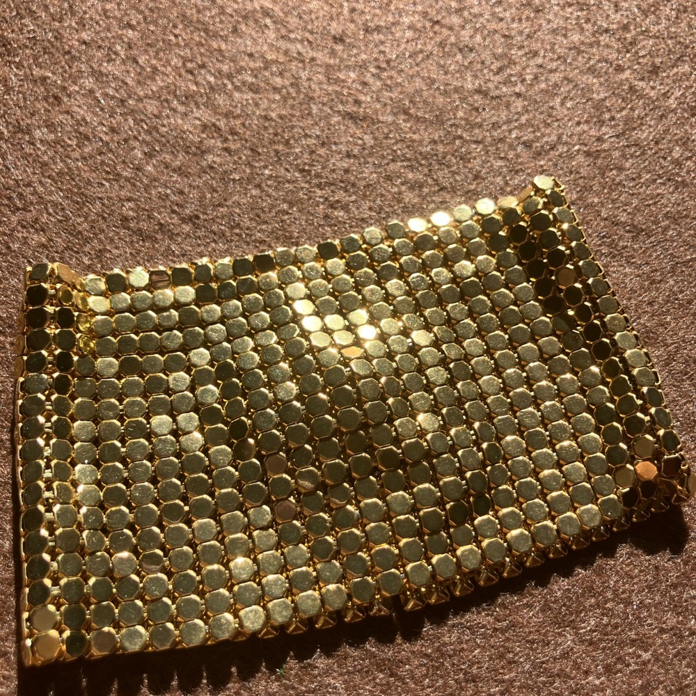 nOir Jewelry Gold Bracelet Elegant Design
